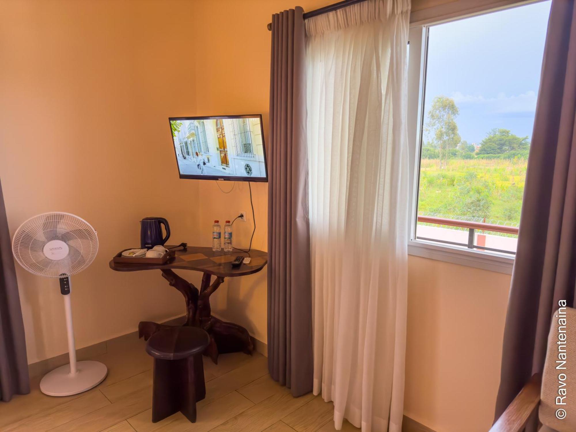 Bira Hotel Antsirabe Kültér fotó